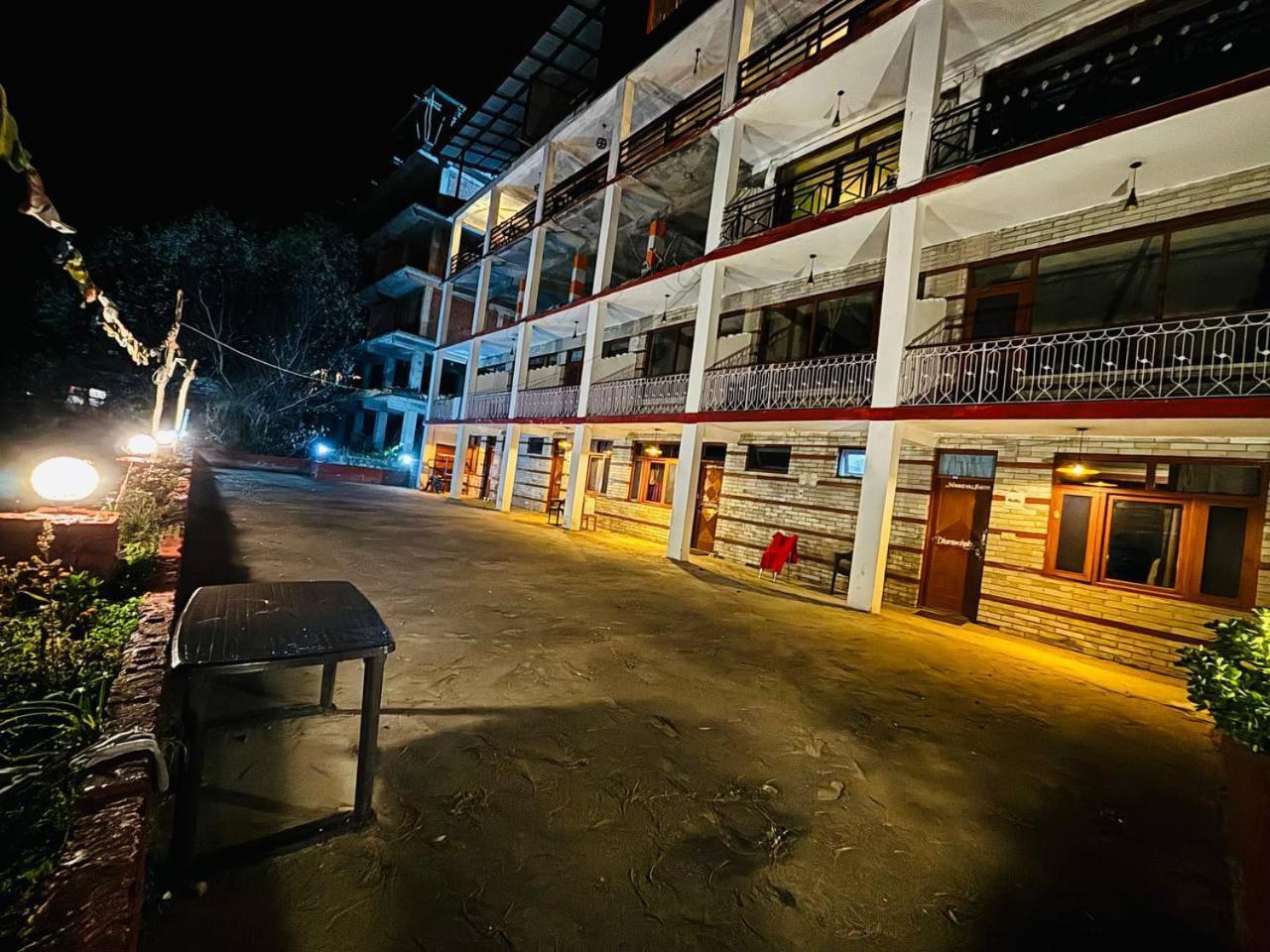 Cafe Monkbase- Food And Stay - Manali (Himachal Pradesh), Manali